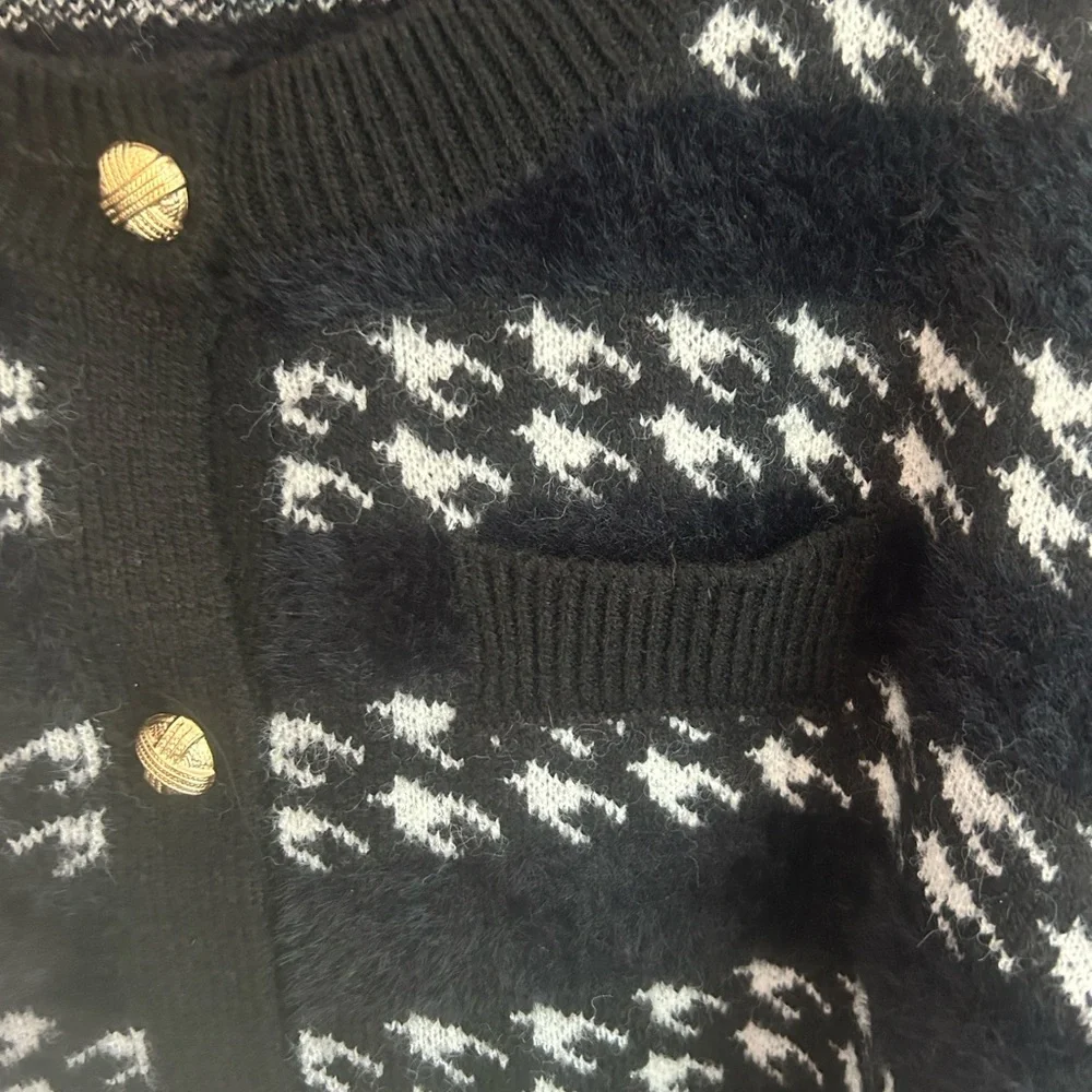 Oliver O Brand Herringbone Sweater with Gold Buttons - Picture 4 of 8